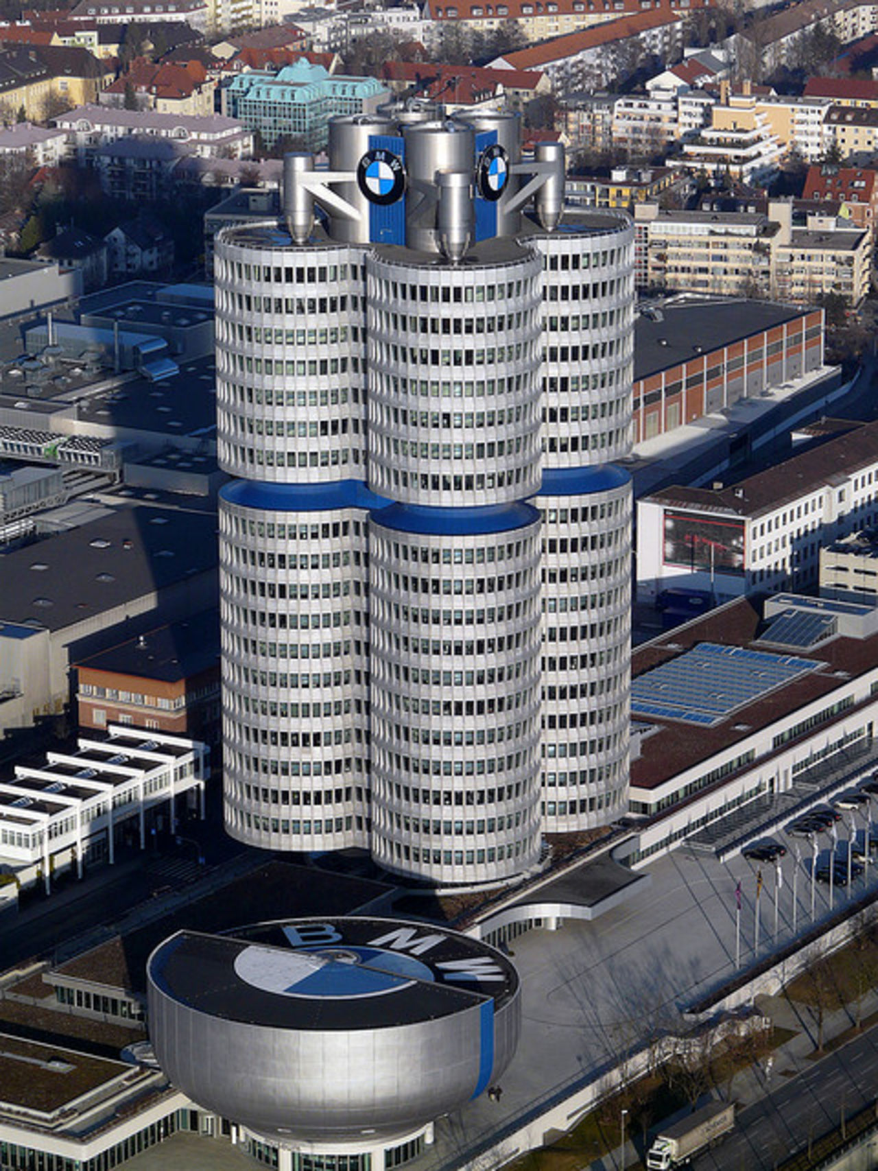 BMW-anställda stal delar för 4 miljoner dollar