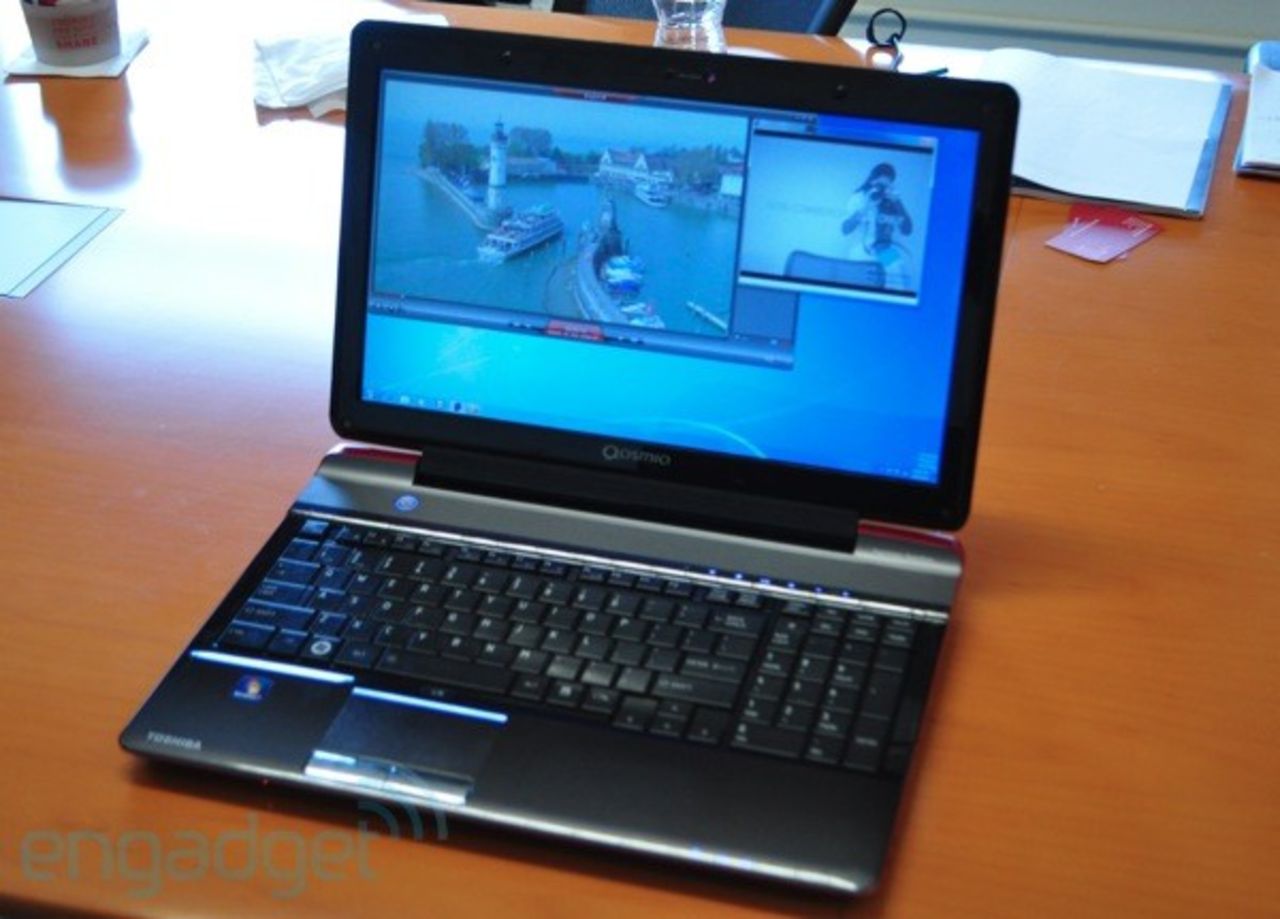Toshiba visar Qosmio med 3D-skärm