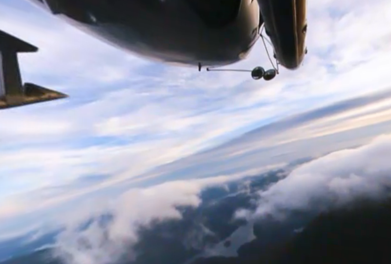 Sväva under en helikopter i 360 grader