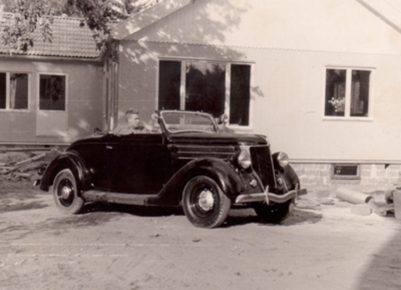 Bilder på gamla klassiska bilar