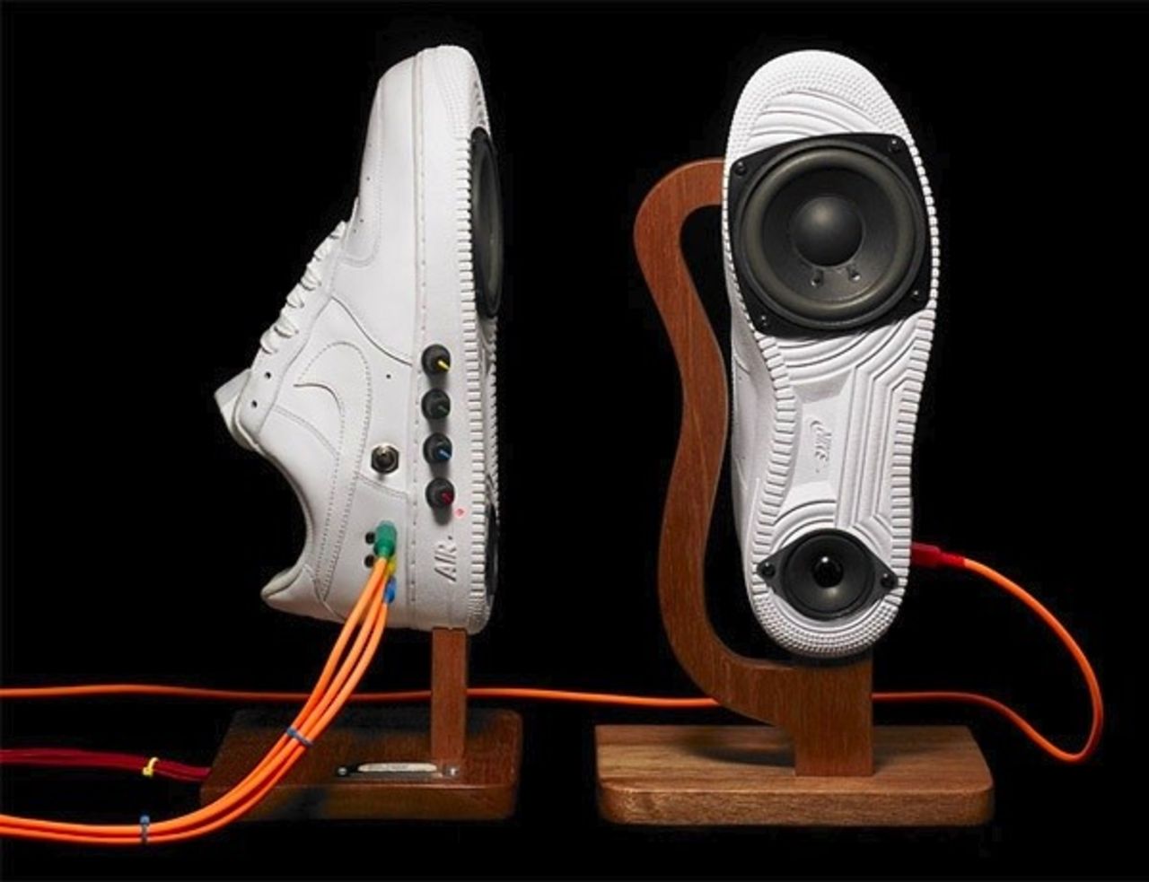 Sneaker speaker