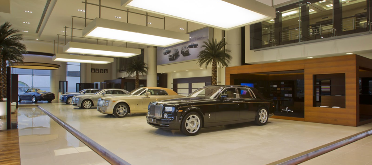 Världens största Rolls Royce-showroom har öppnat