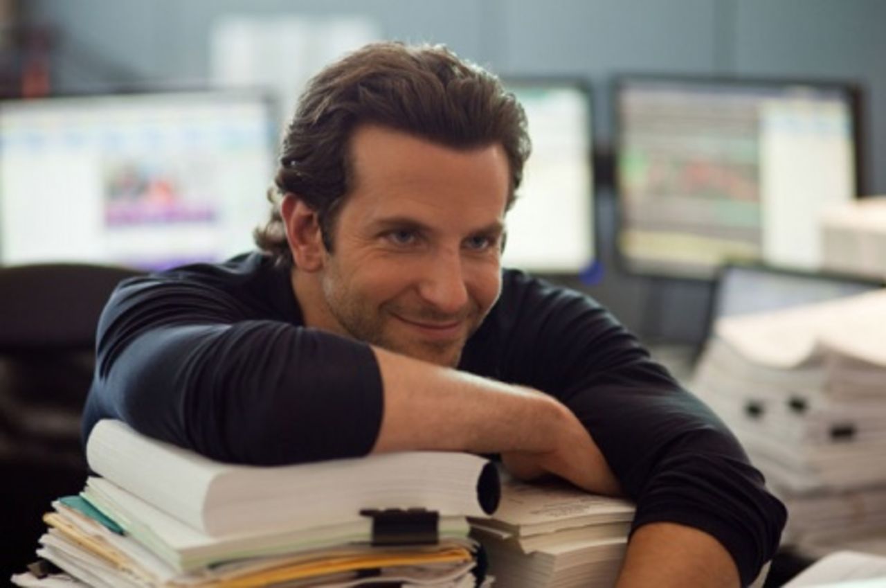 Cooper skriver manus till 