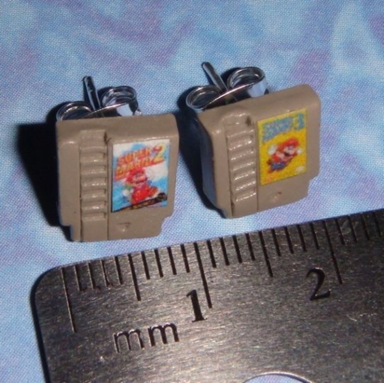 Örhängen i 8-bitstema