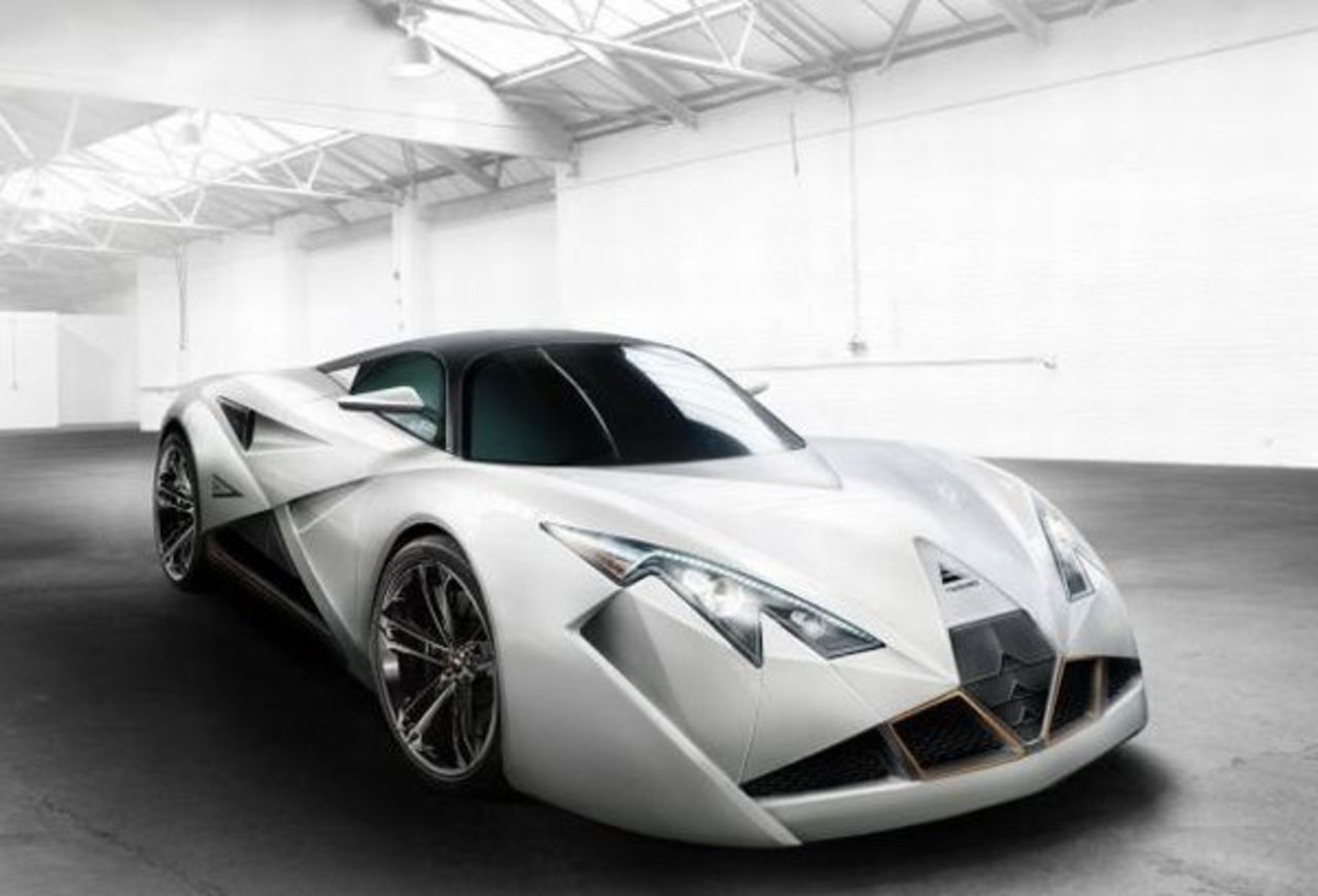 Triango Revelation - många skarpa vinklar och motorcykelmotor