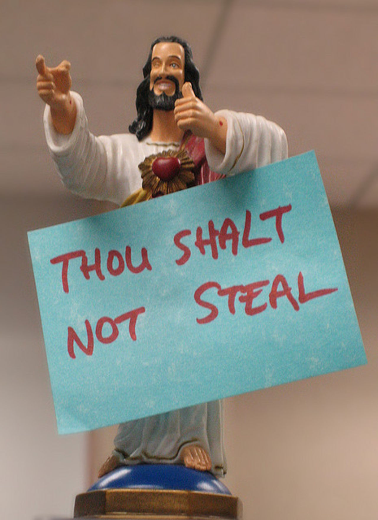 Tre män stal tre bilar - fick böter på 522 000 dollar