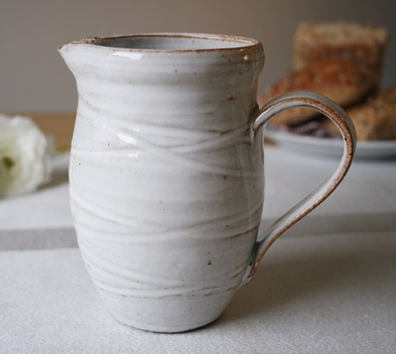 Ljuvlig lantlig inredning hos Fönster mot Gården