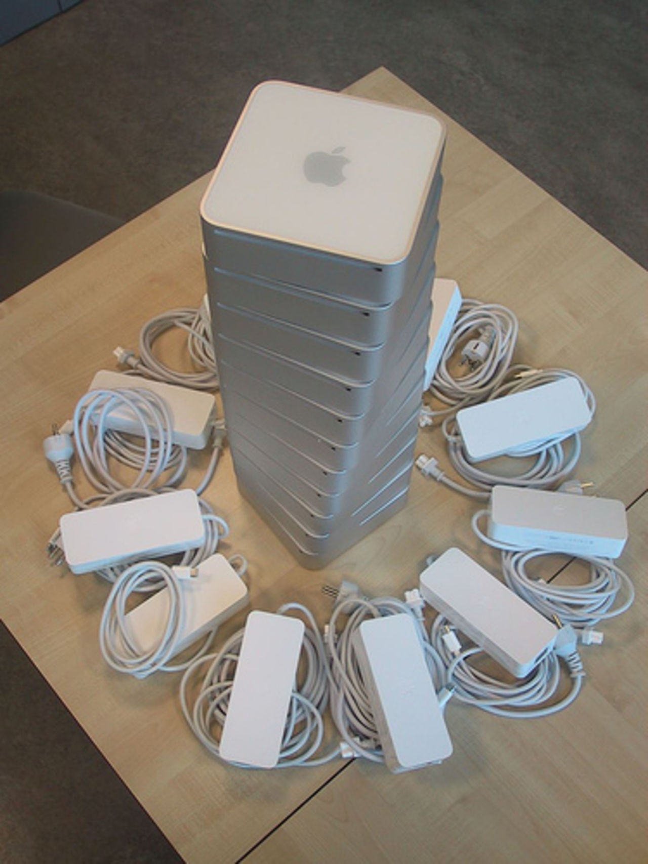 En liten Mac mini-skulptur