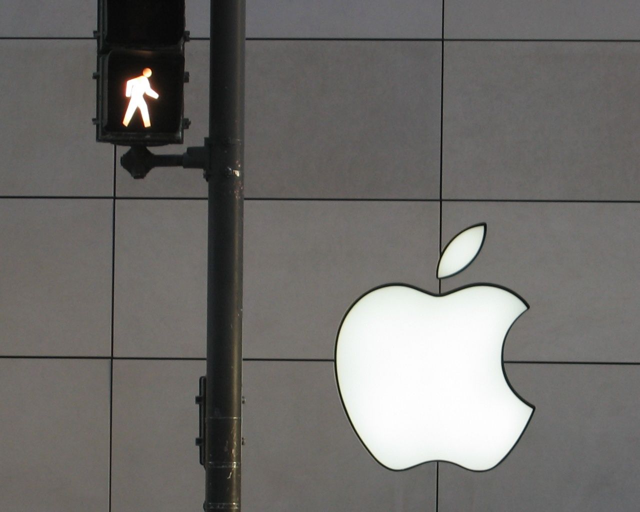 En miljard människor har besökt Apples butiker