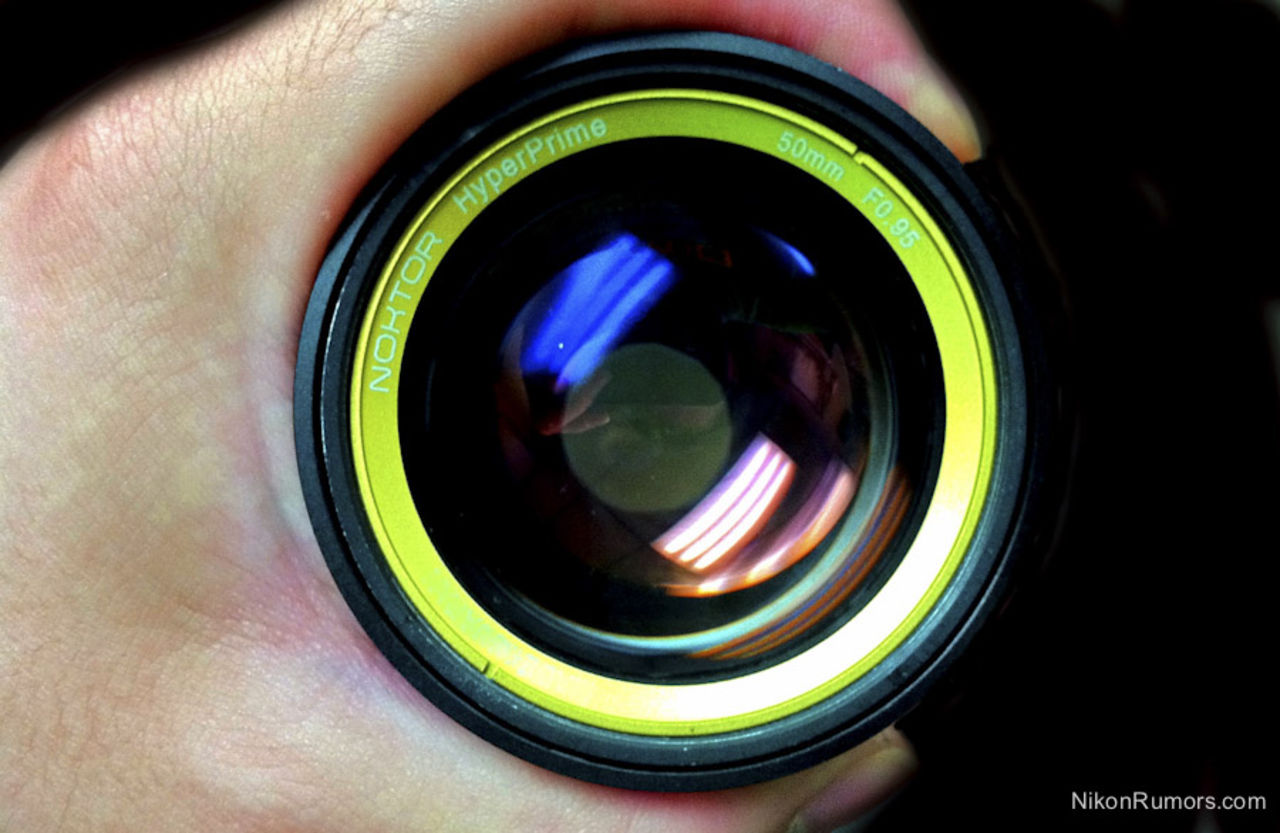 Noktor håller på med fullformatsobjektiv