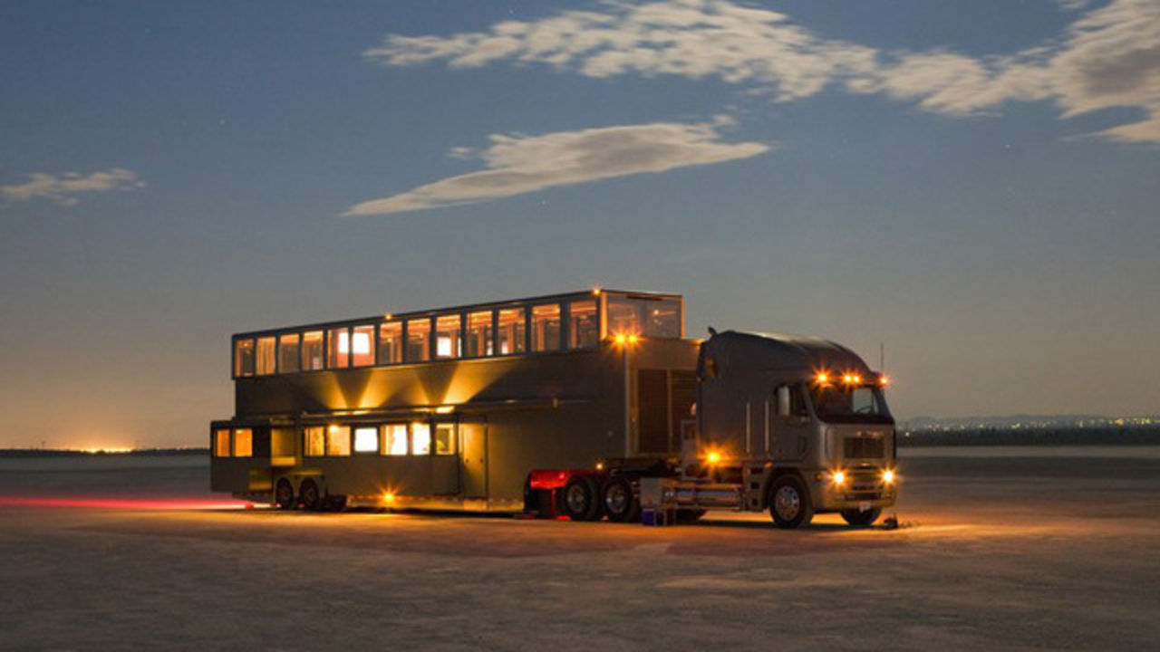 Ashton Kutchers husbil har två våningar