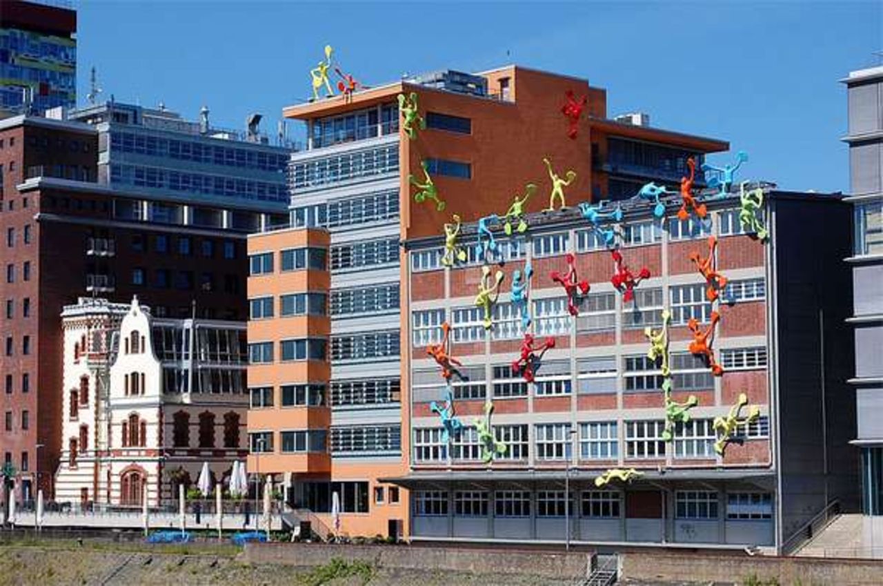 Flossis uppåt väggarna