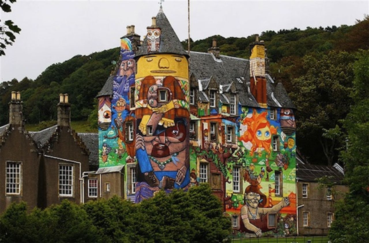 Konst uppåt slottsväggarna