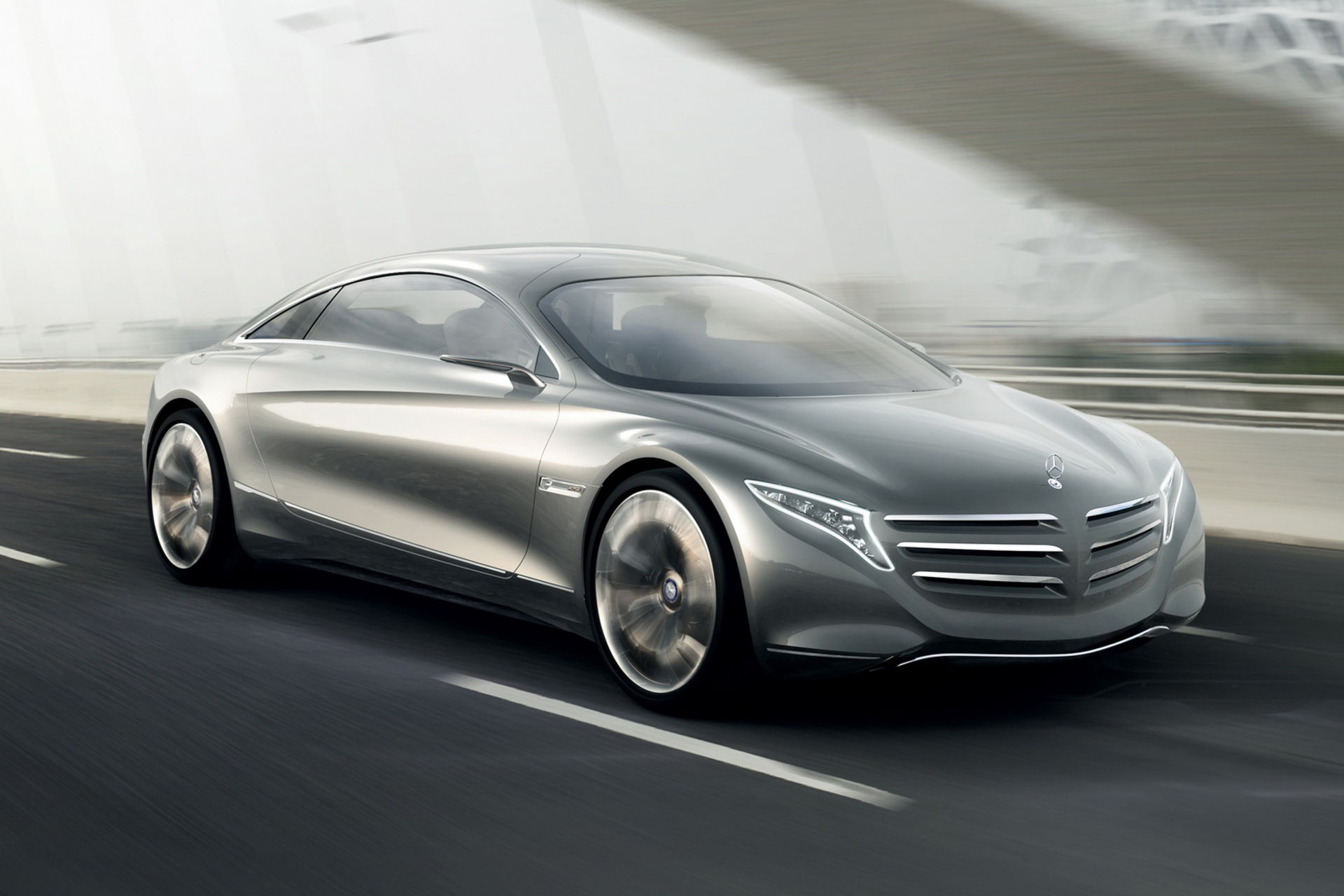 Bättre bilder på Mercedes nya måsvinge-koncept