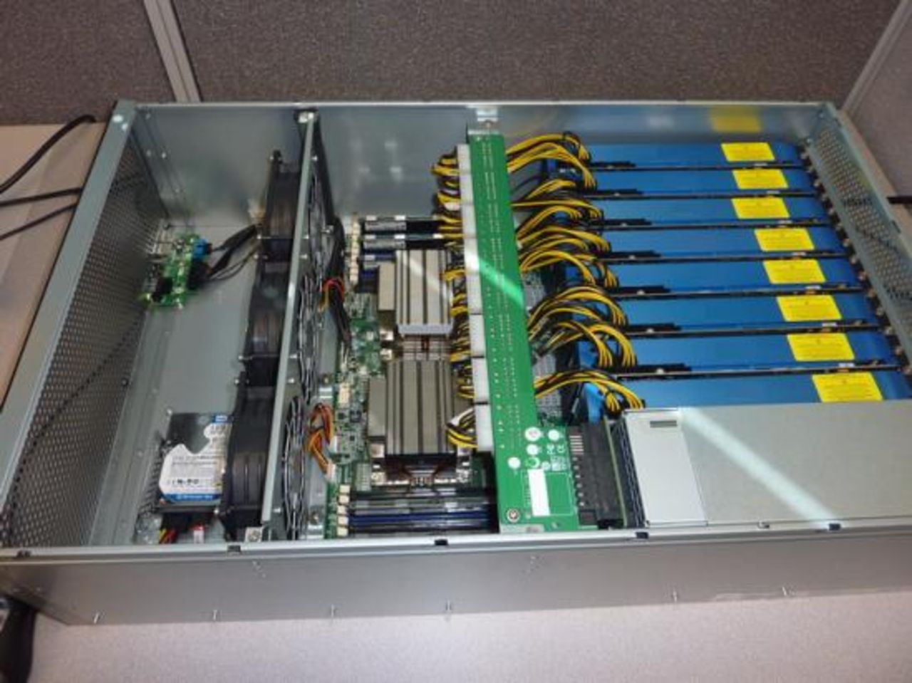 Intel visar system med 8 Knights Ferry