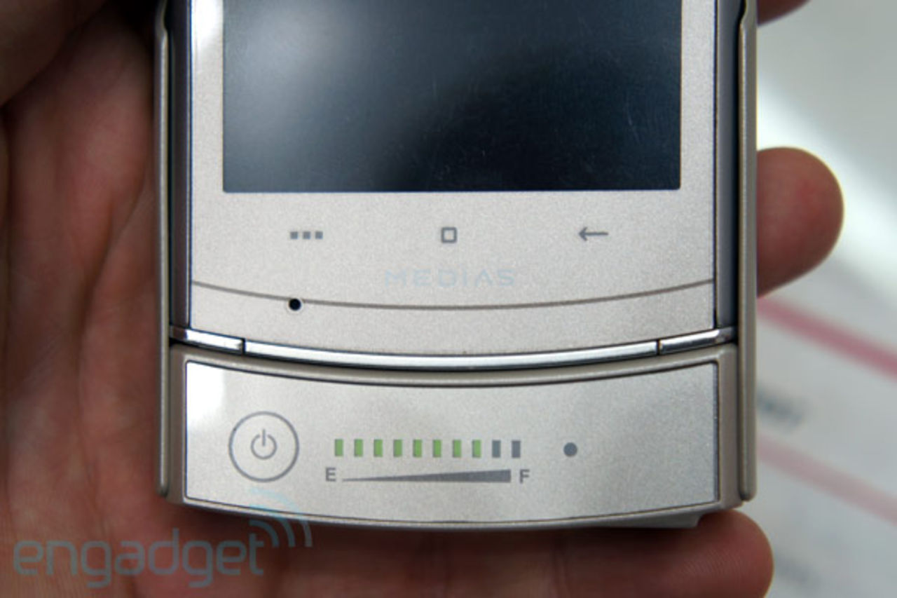 NTT visar extrabatteri som bara tar 10 min att ladda