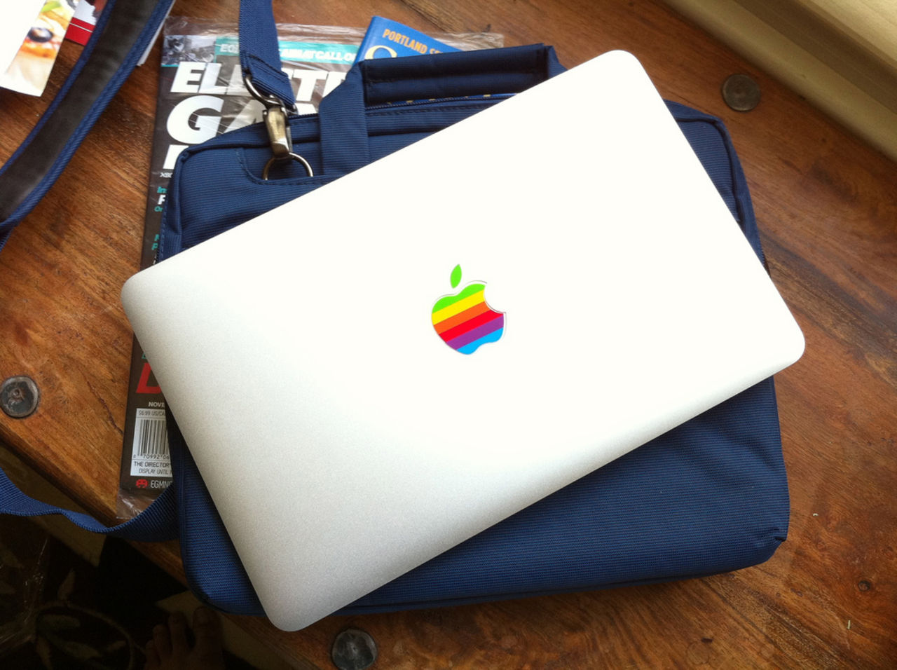 Apple fortsätter gå som tåget