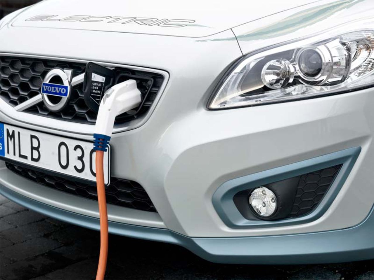 Laddning av elbil på fem till tio minuter