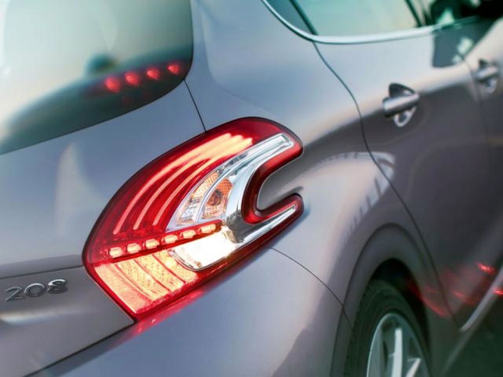 Första bilderna på Peugeot 208