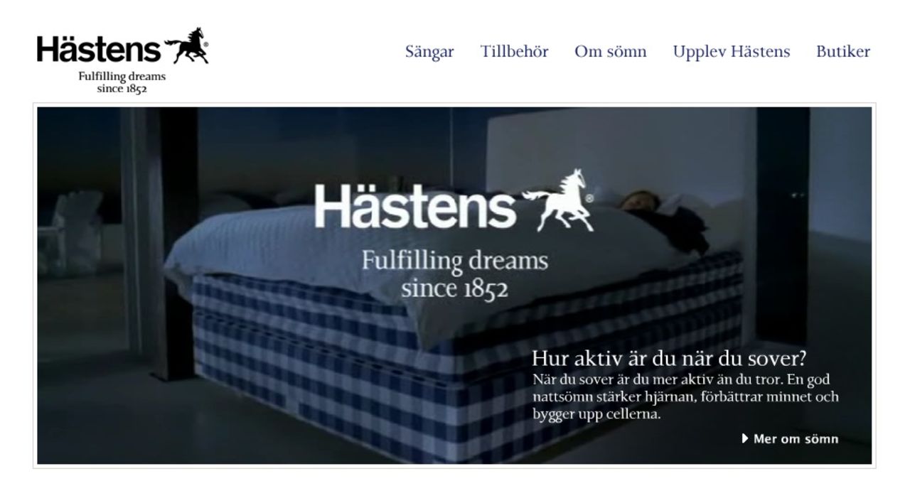 Hästar i blårutrandigt
