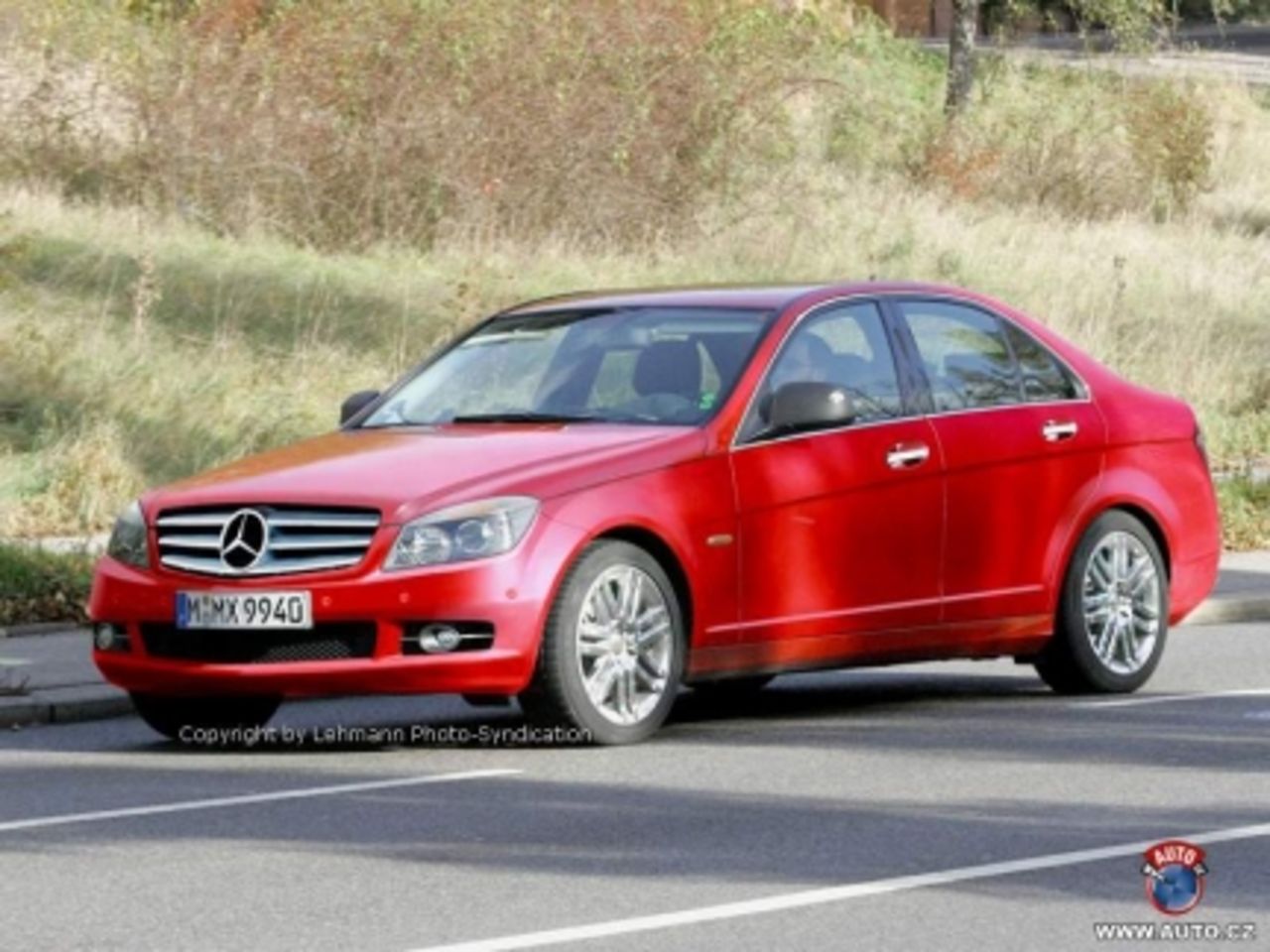 Nya Mercedes C-klass går i storebrors fotspår