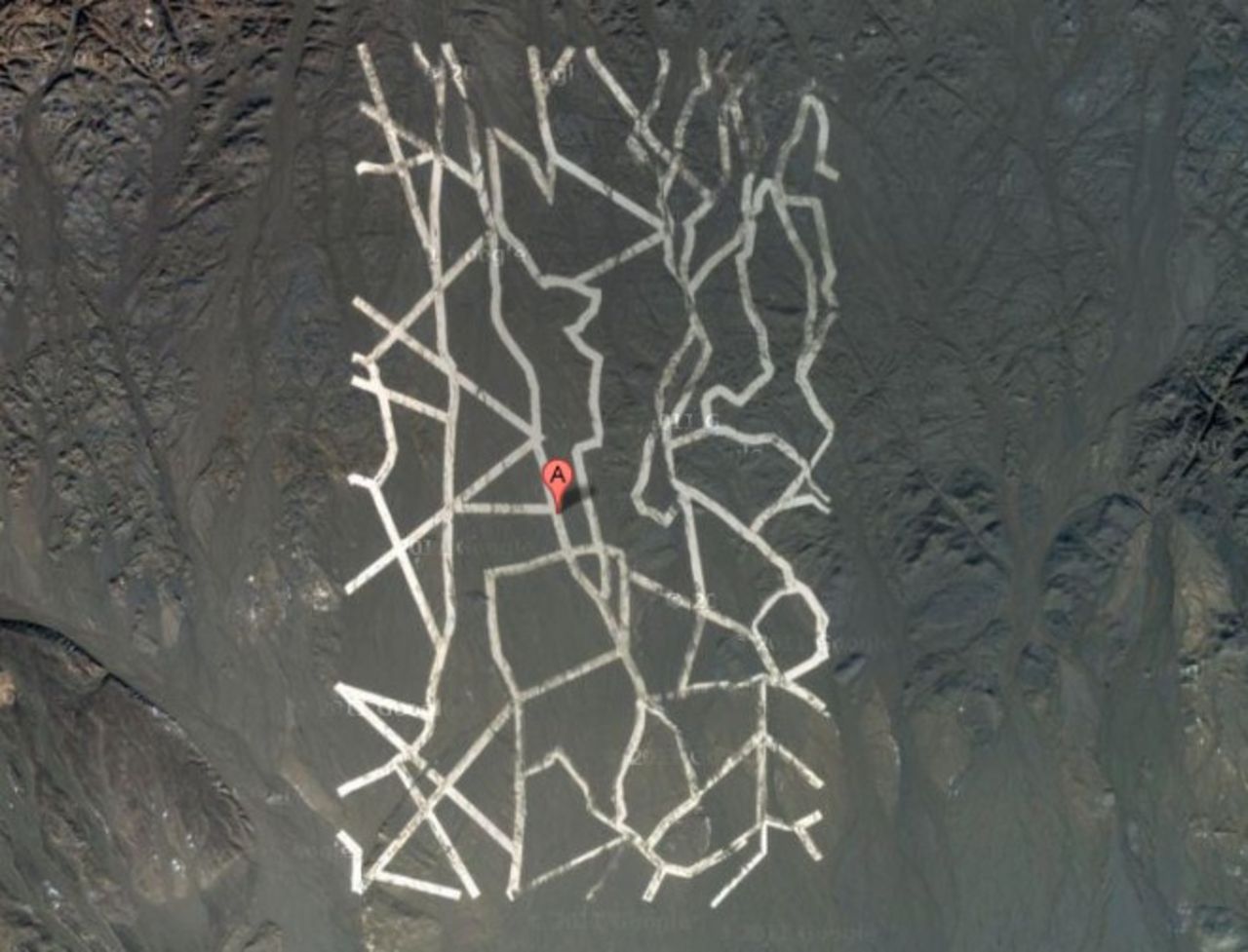 Vad är det för monsterbyggen som Kina har byggt?