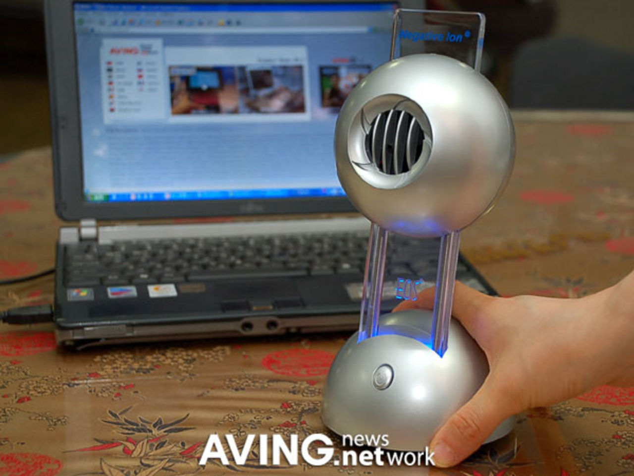 Desk EOS rensar luften