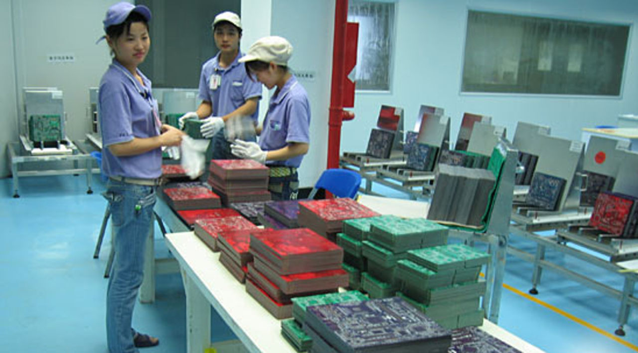 Se ett moderkort födas