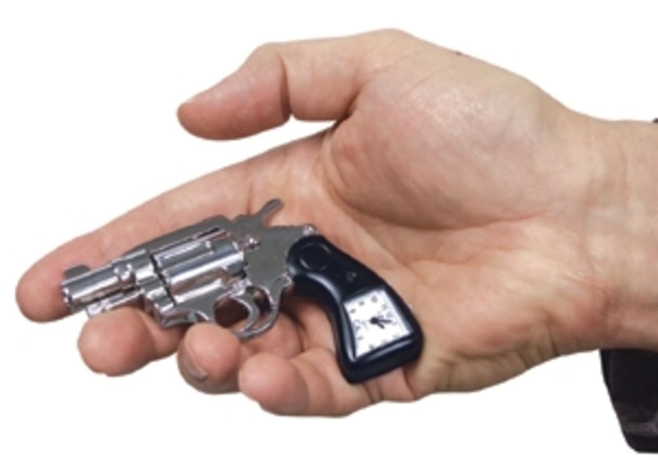 En klocka i en pistol