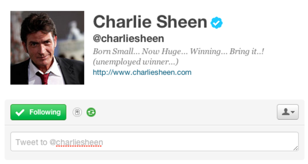 Charlie Sheen råkade twittra sitt nummer ut i feeden