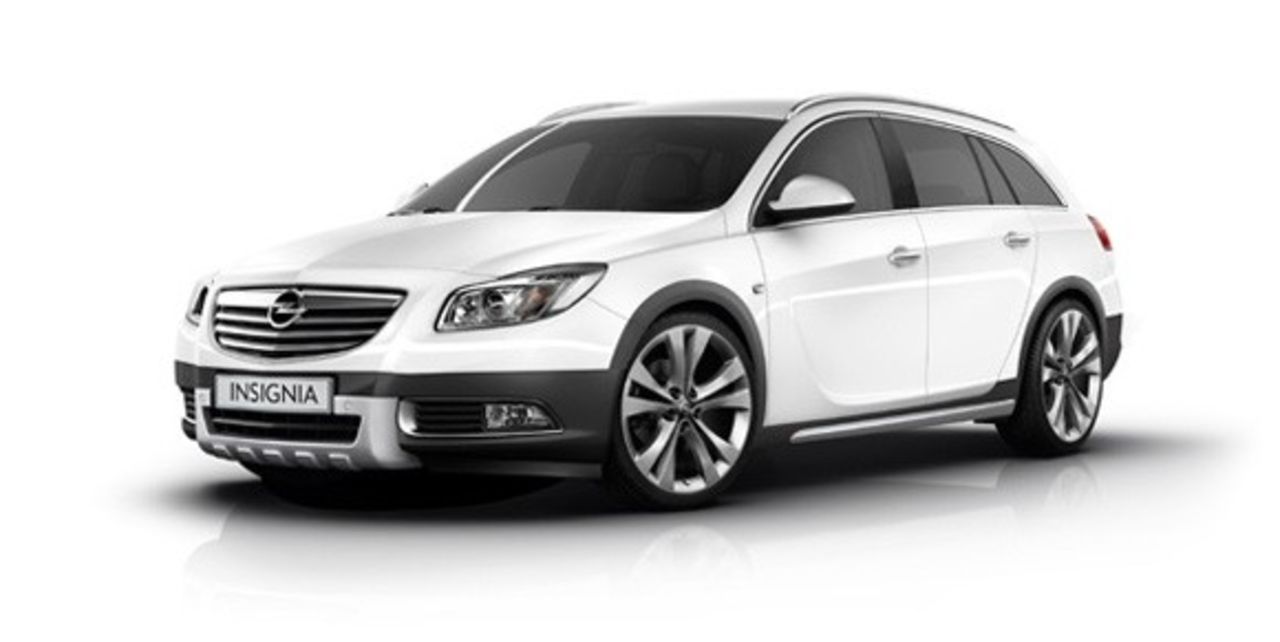 Första bilderna på Opel Insignia CrossFour