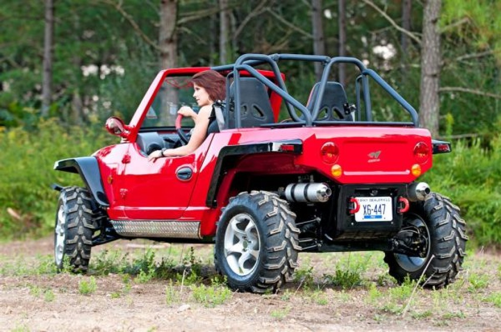 Fyrhjulsdriven liten jeep för strandbus