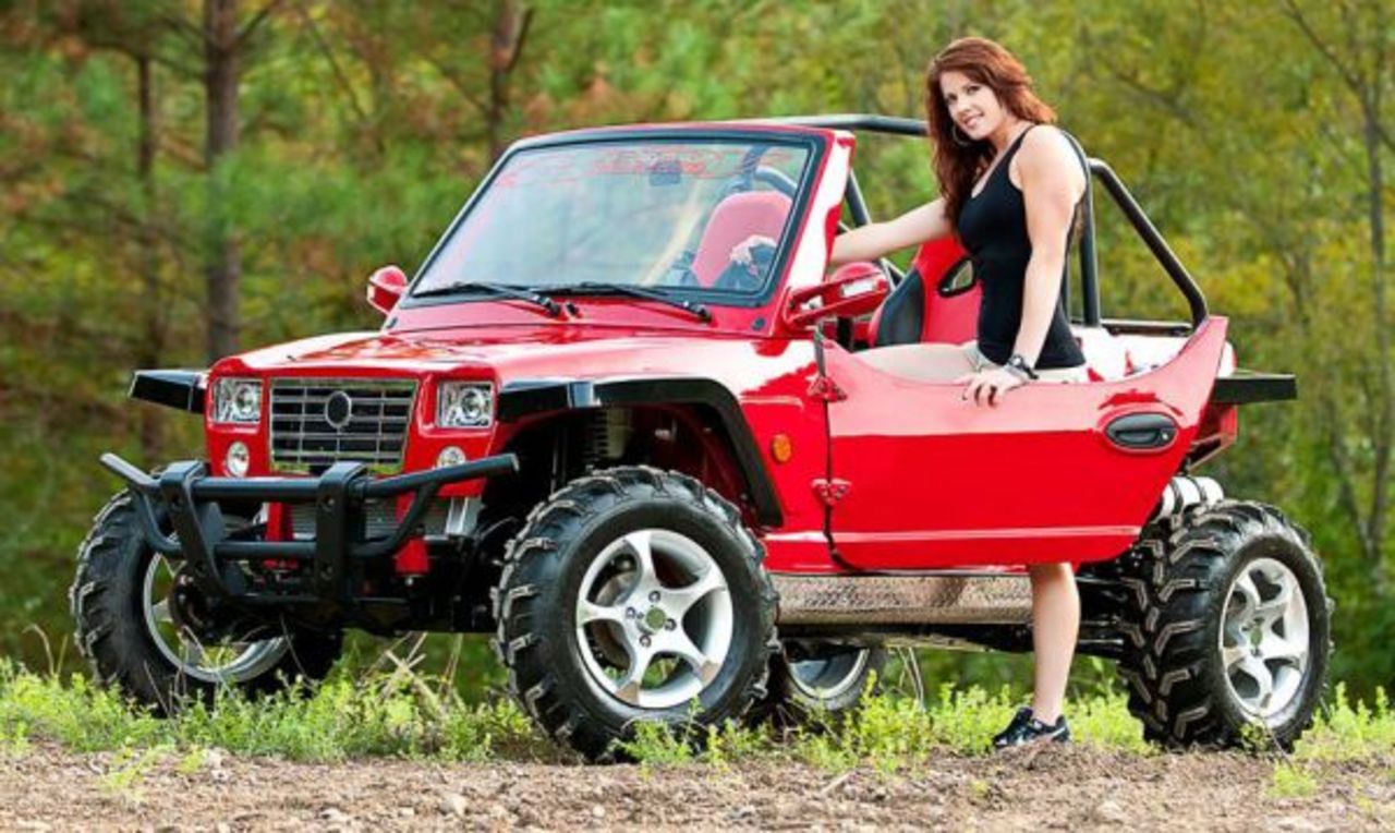 Fyrhjulsdriven liten jeep för strandbus