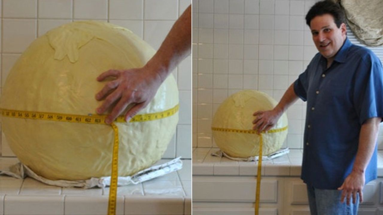 95 200 tuggade tuggummin blir världens största tuggummiboll