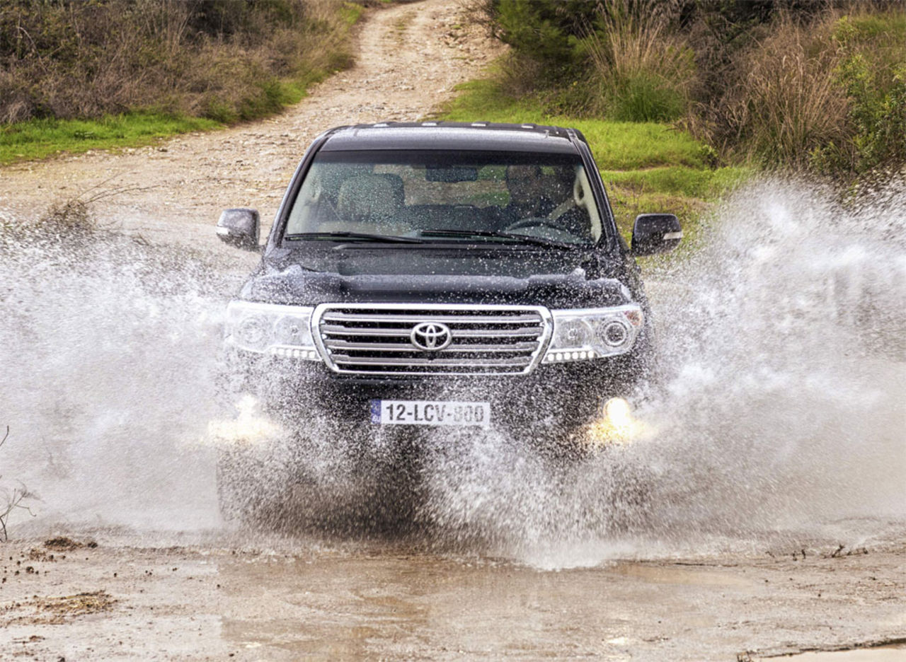 Toyota uppdaterar Land Cruiser