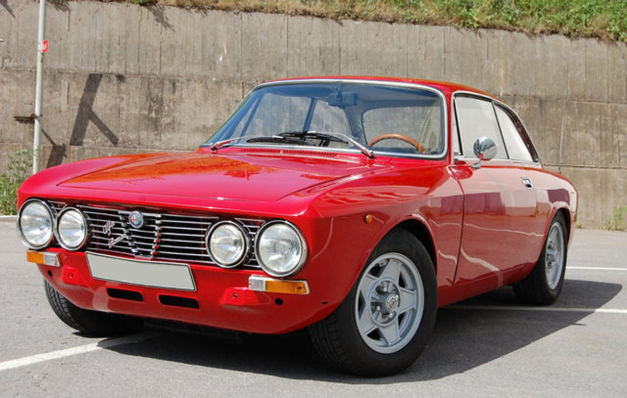 Alfa Romeo GTV 2000