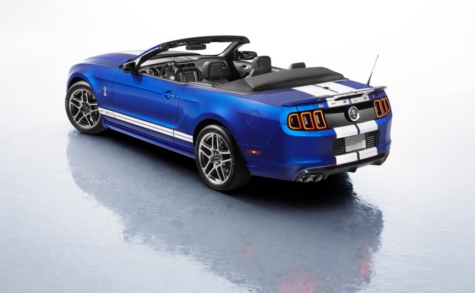 Shelby firar 20 år med cabbad GT500