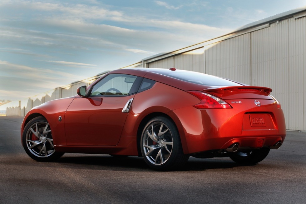 Nissan sminkar till 370Z lite grann