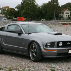 Drom ford mustang