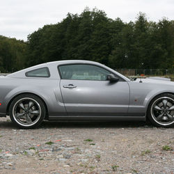 Drom ford mustang