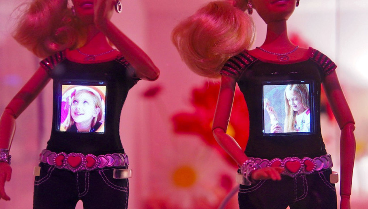 Barbie får en LCD-skärm i magen