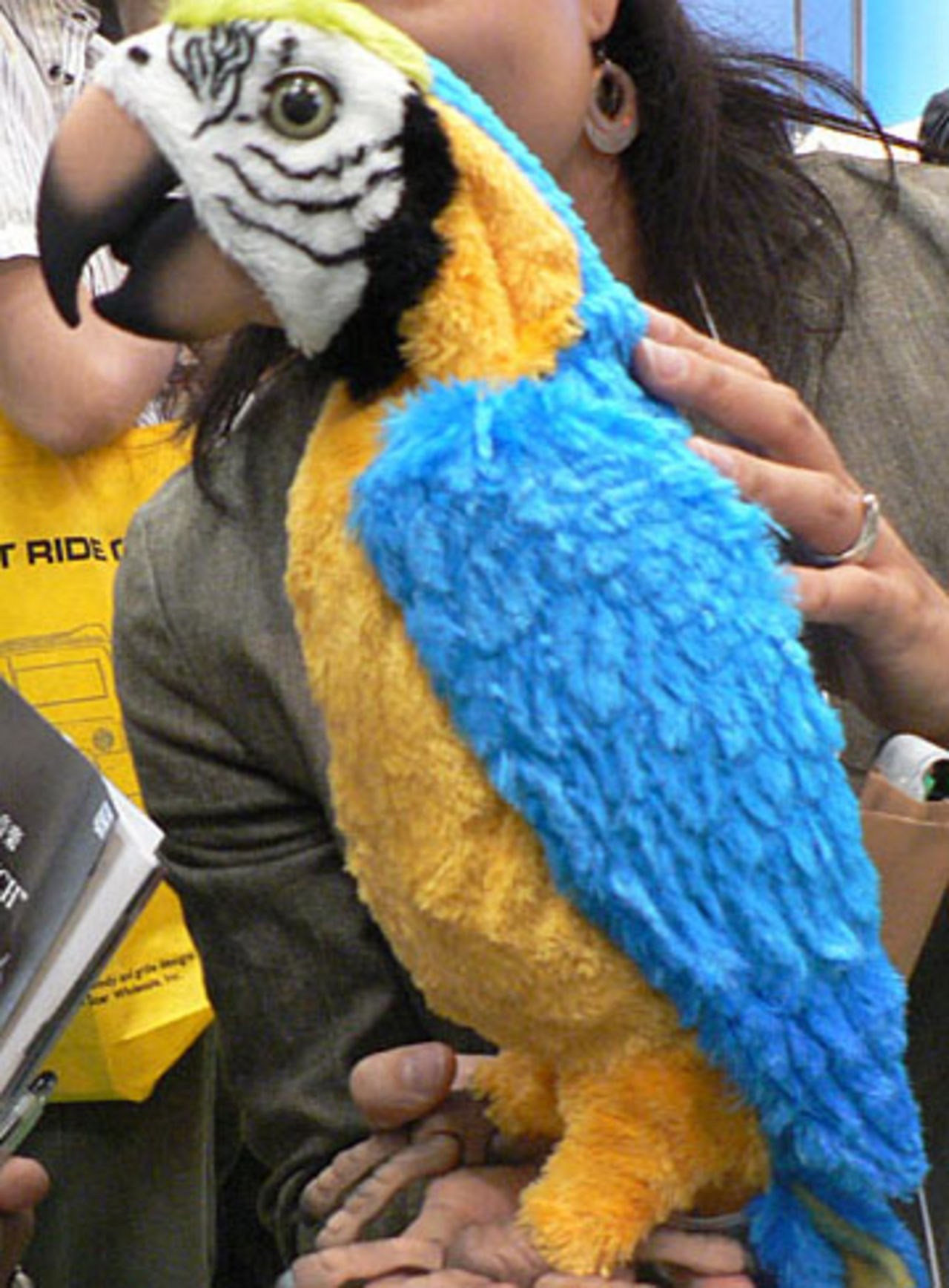 Sega tar fram en papegoj-robot