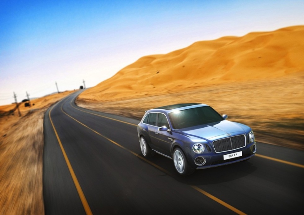 Bentley visar upp sin feta SUV