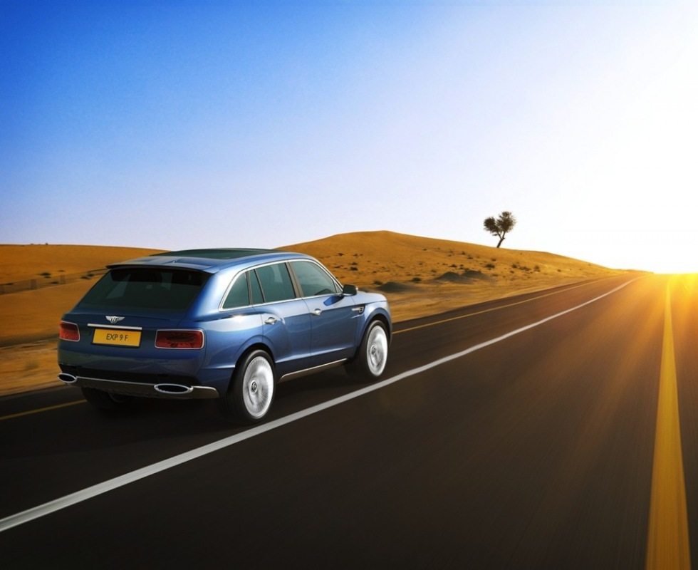 Bentley visar upp sin feta SUV