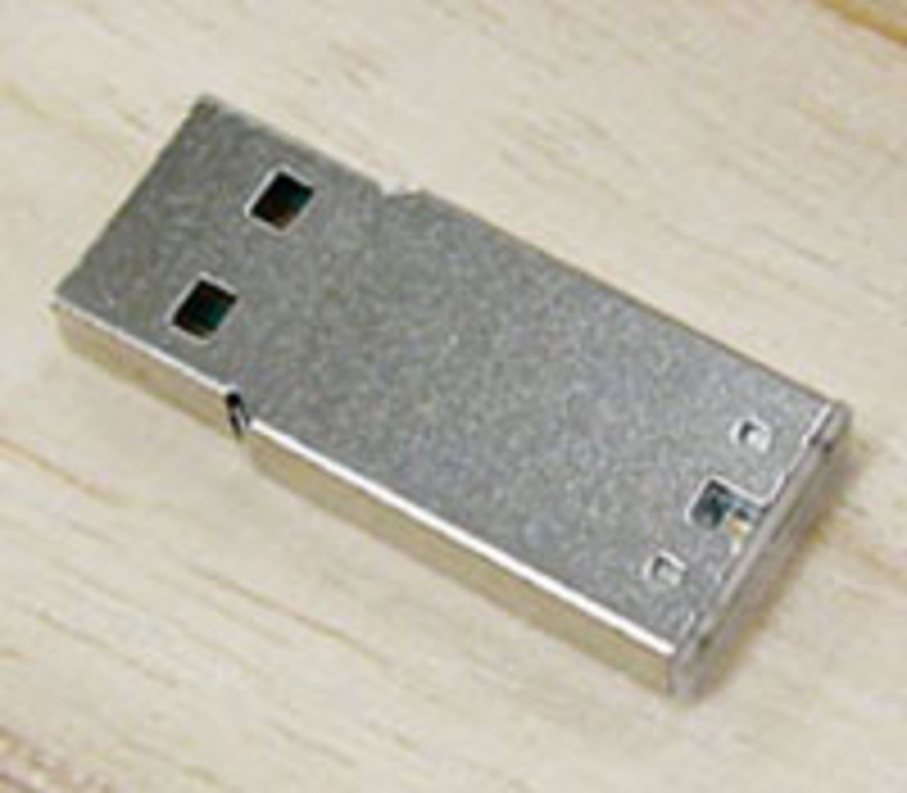 Ett mycket naket USB minne