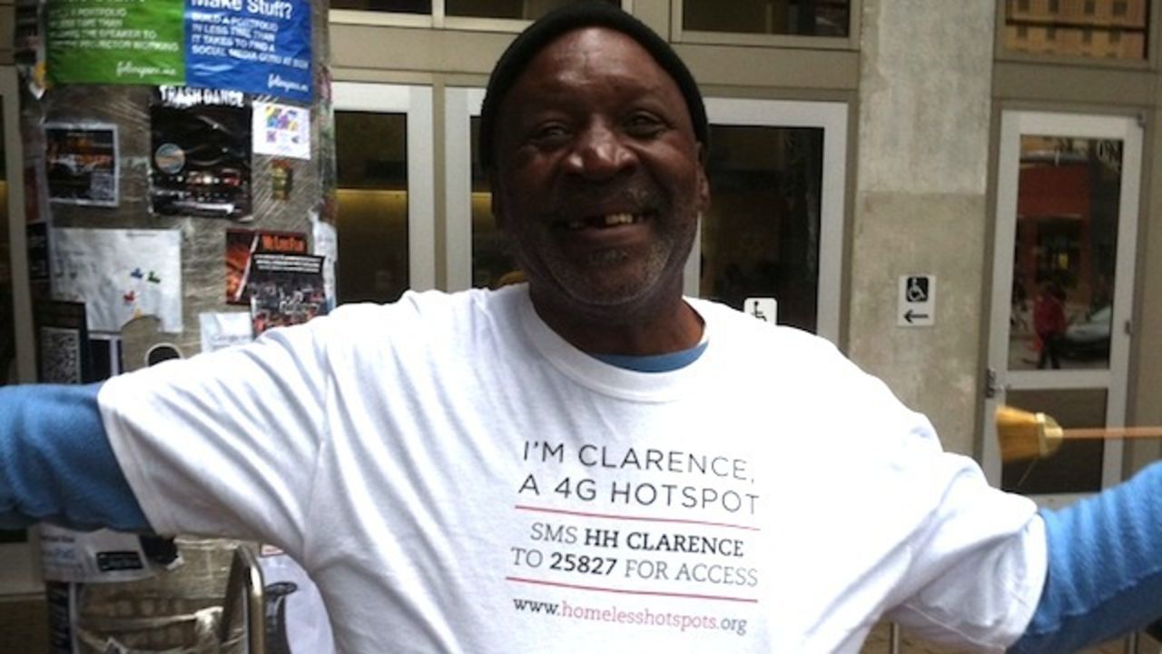 Hemlösa människor blev mänskliga routrar