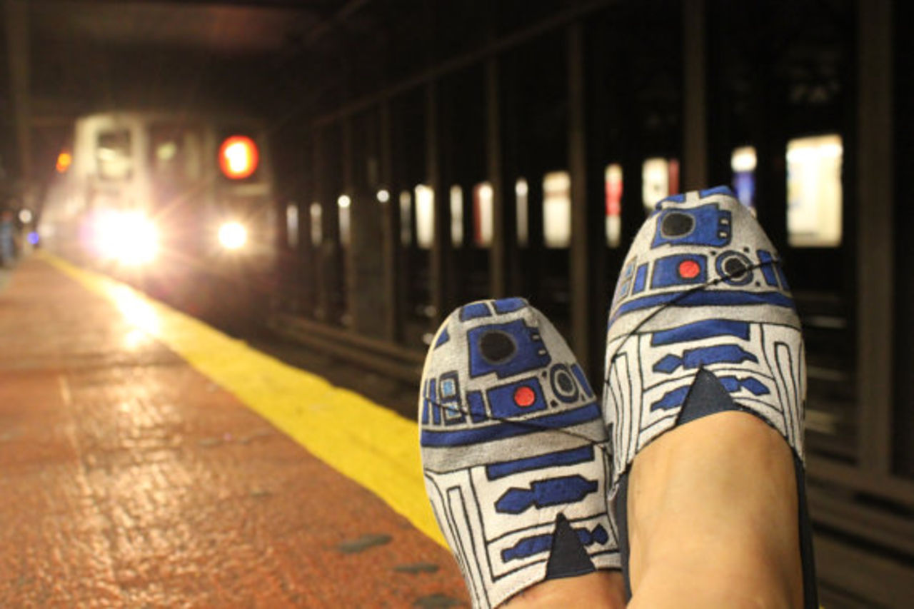 Sätt R2D2 på fötterna