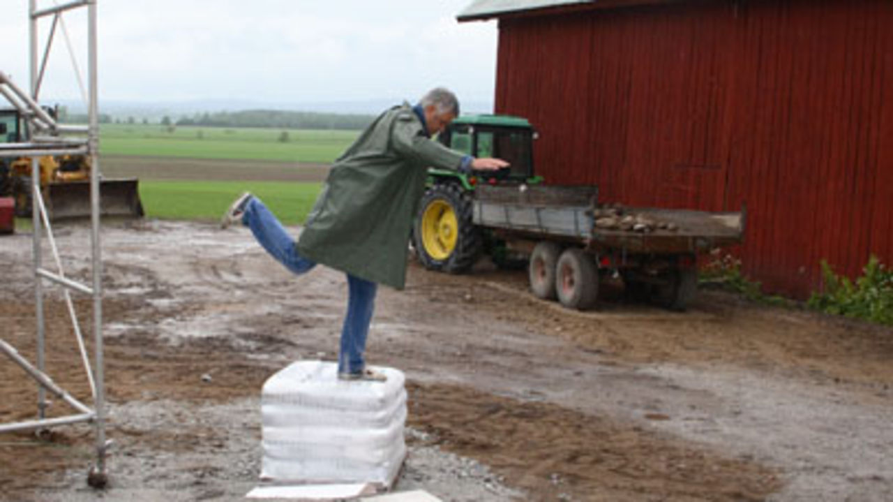 Ernst får besök i Sommartorpet ikväll