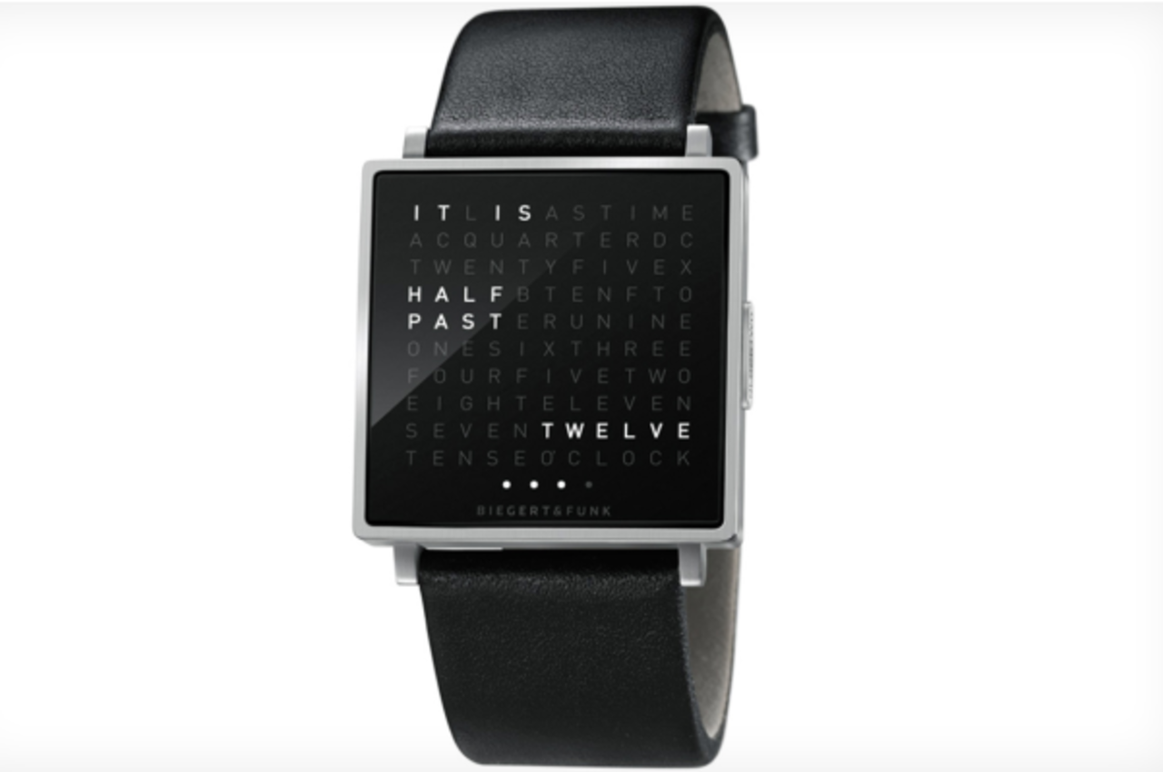 Snygg klocka skriver ut tiden i ord