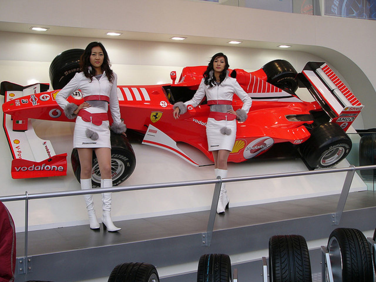 För mycket tuttar på bilmässan i Peking